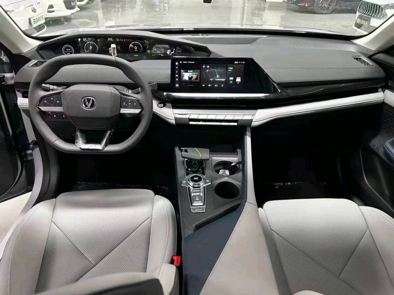 保山23年長安汽車UNI-V3