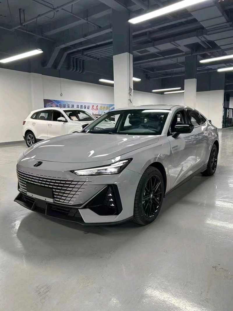 保山23年長安汽車UNI-V4