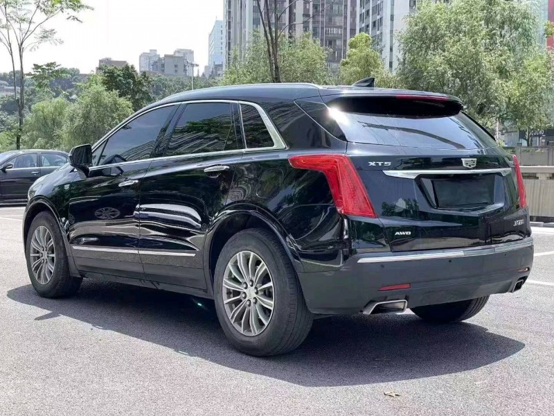 重庆17年凯迪拉克XT54