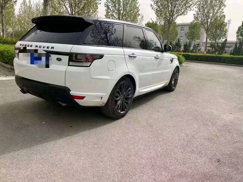 济南17年路虎揽胜运动3