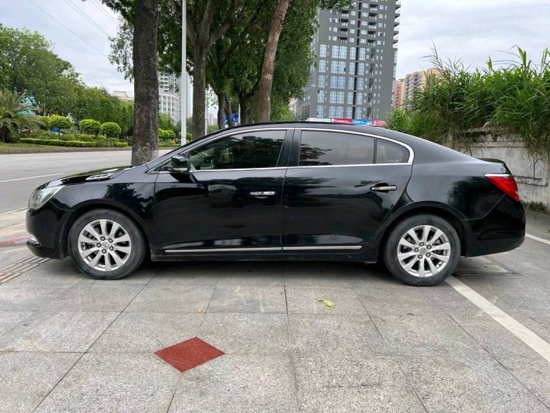 东莞15年别克君越8