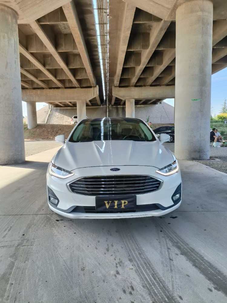 青岛21年福特蒙迪欧1