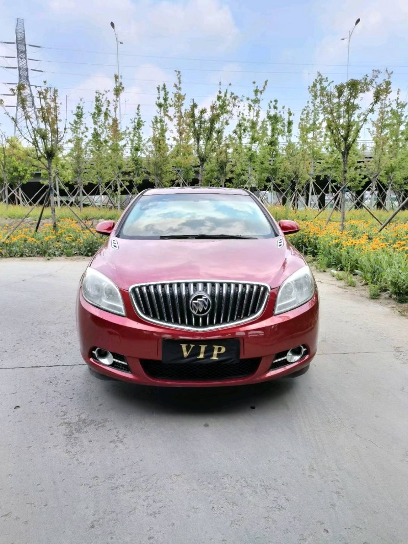 青岛11年别克英朗GT1