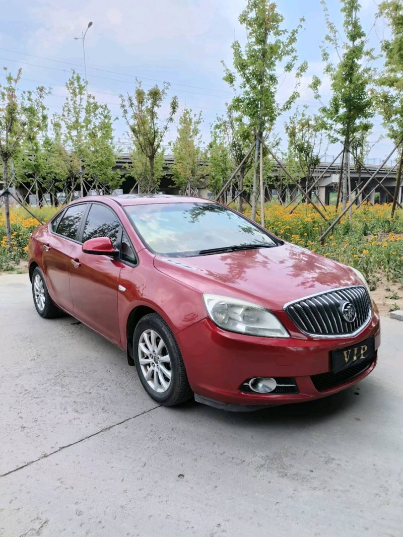 青岛11年别克英朗GT2