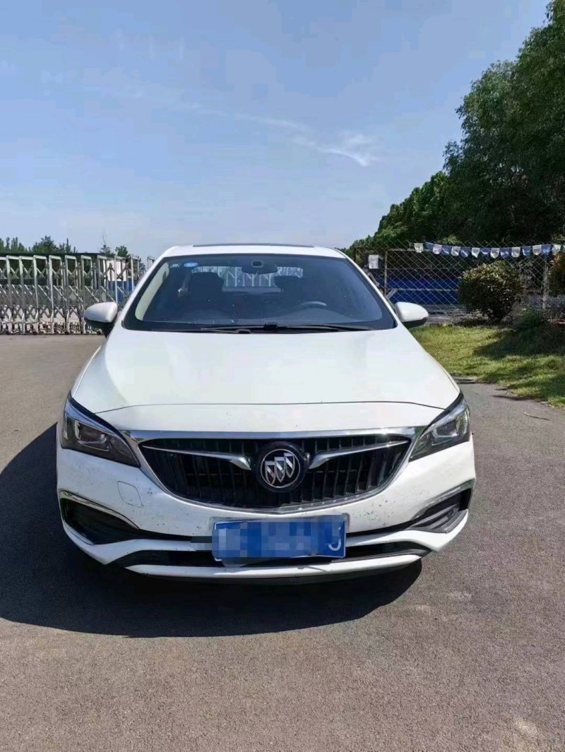 东营19年别克威朗1