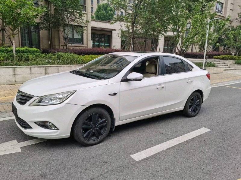 苏州15年长安汽车逸动3