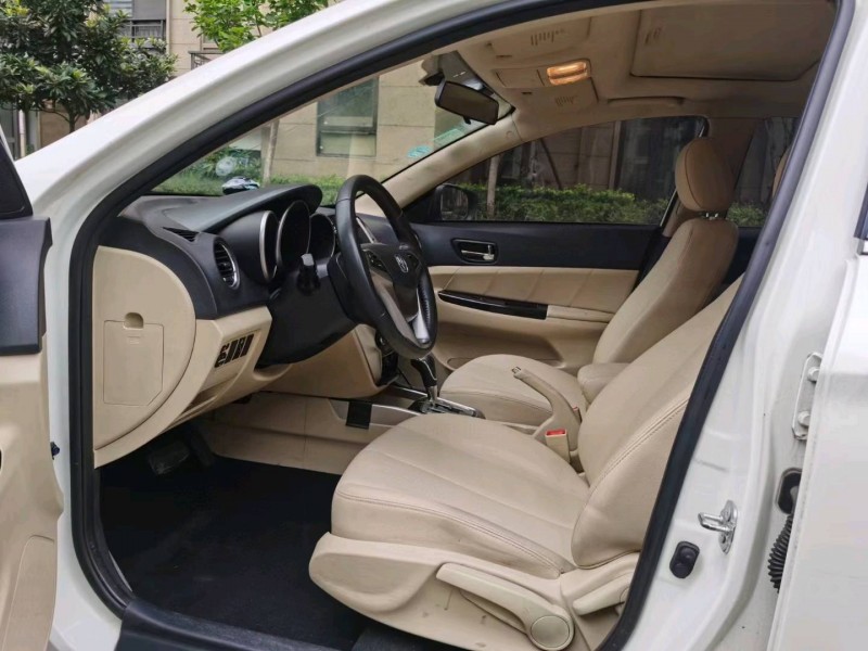 苏州15年长安汽车逸动4