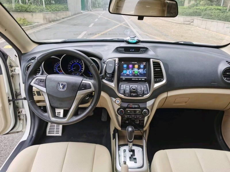 苏州15年长安汽车逸动5