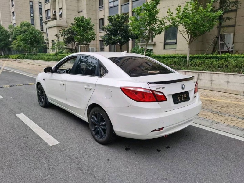 苏州15年长安汽车逸动8