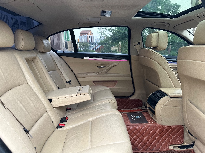 淄博12年宝马5系8