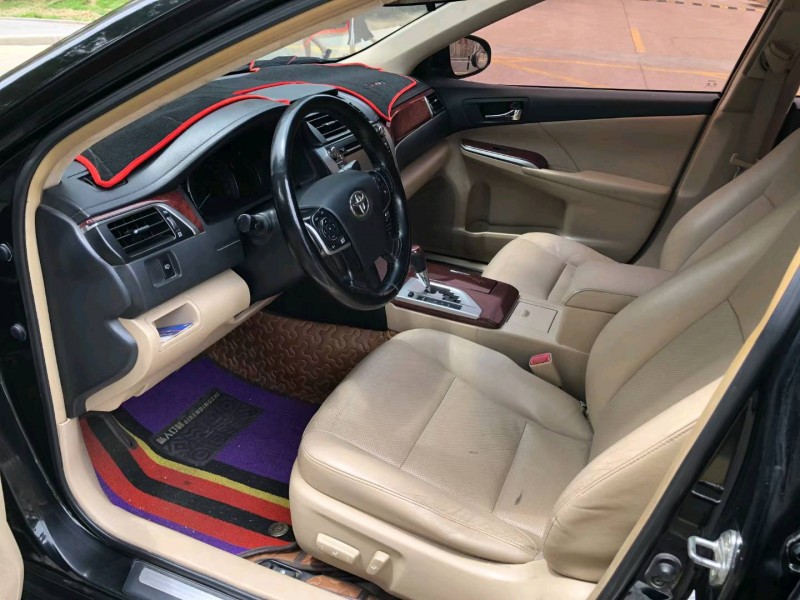 青岛13年丰田凯美瑞6
