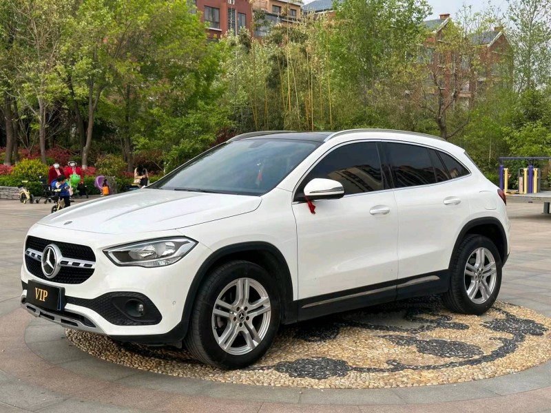 青岛21年奔驰GLA2