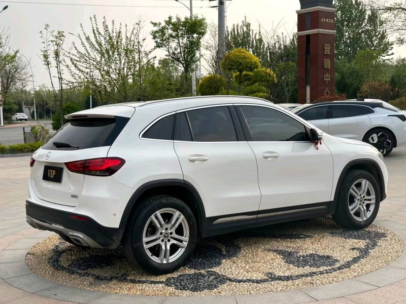 青岛21年奔驰GLA5