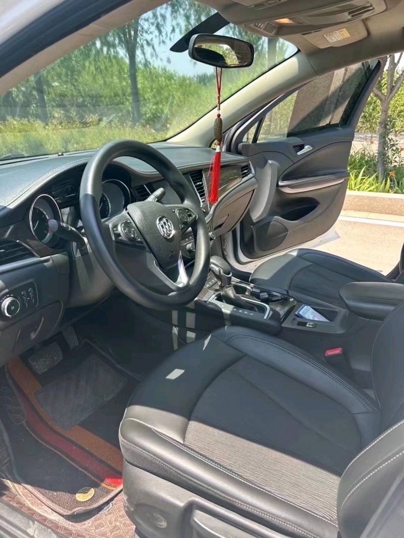 枣庄19年别克威朗7