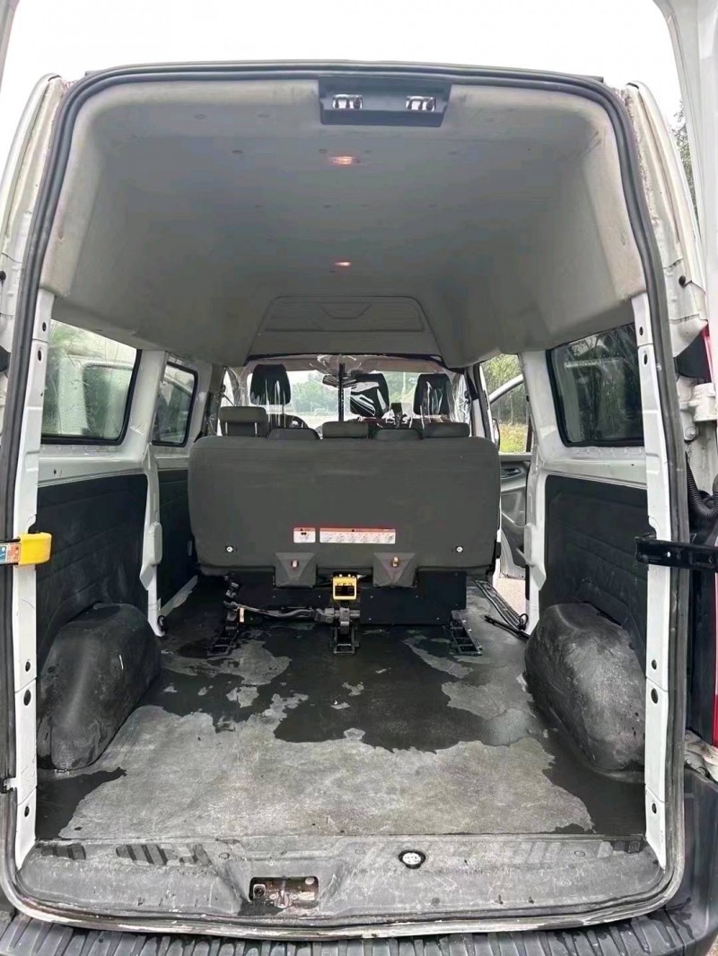 枣庄17年福特全顺5