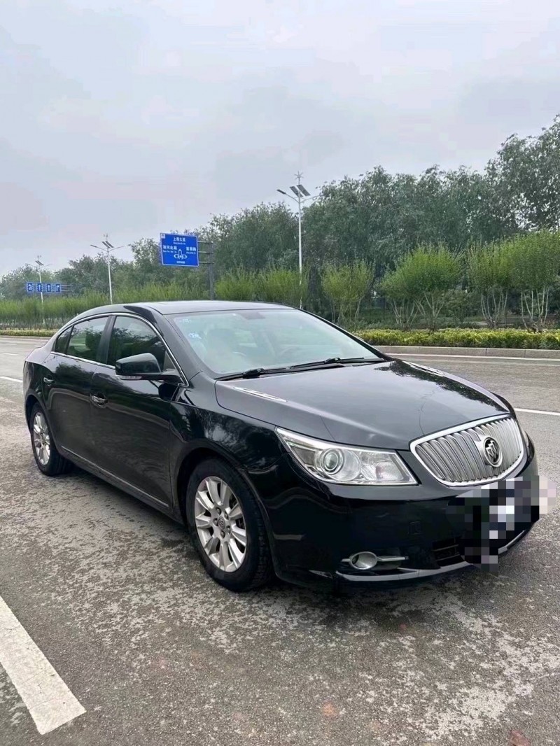 枣庄12年别克君越2