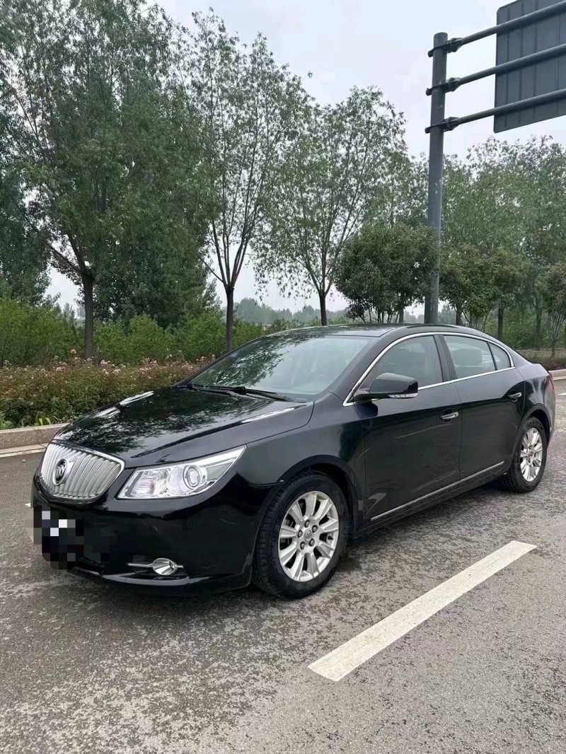 枣庄12年别克君越3