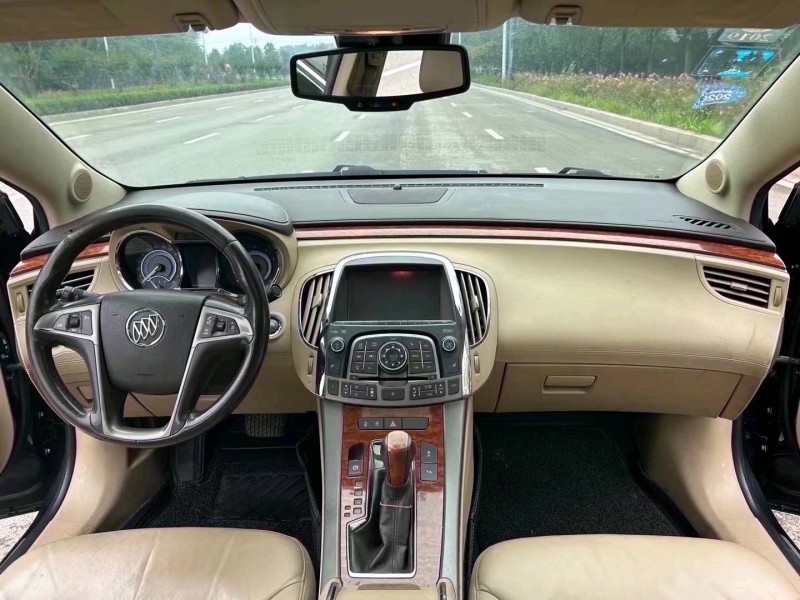 枣庄12年别克君越6