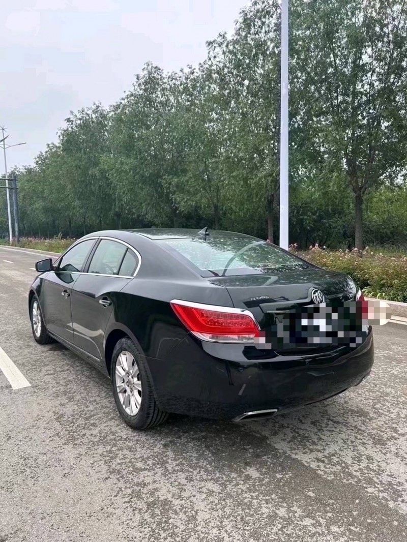 枣庄12年别克君越8