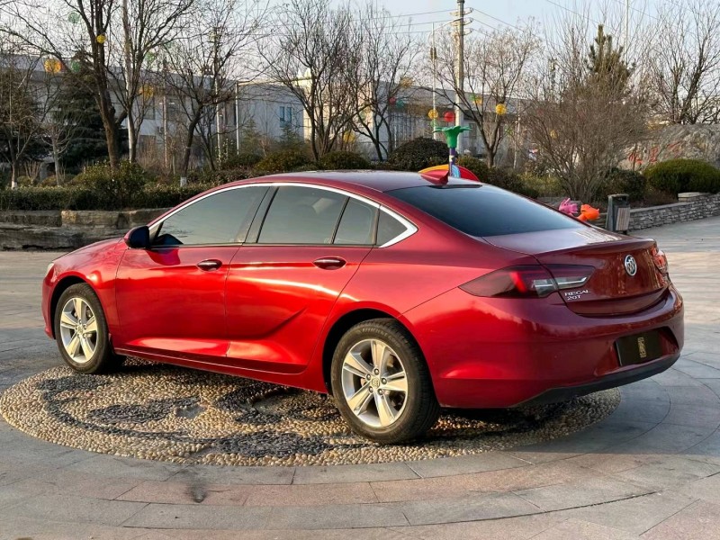 青岛18年别克君威4