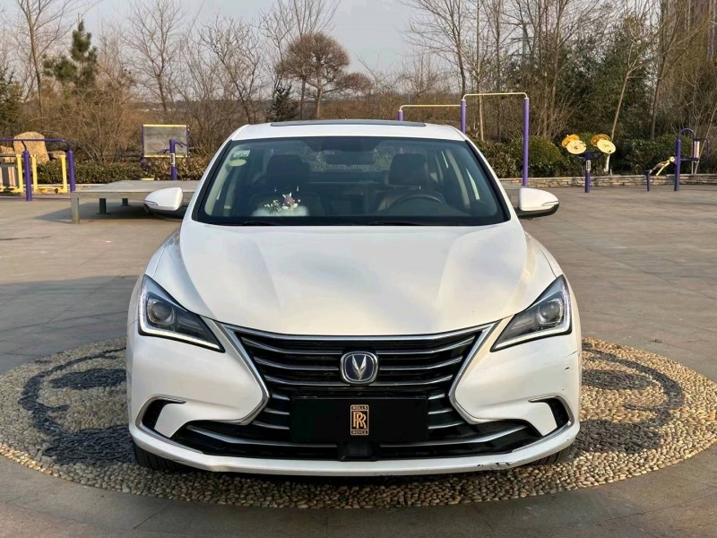 青岛18年长安汽车逸动1