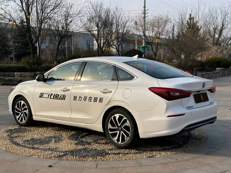 青岛18年长安汽车逸动4