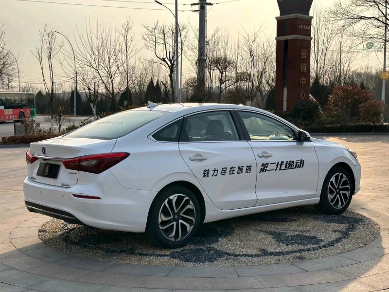 青岛18年长安汽车逸动5