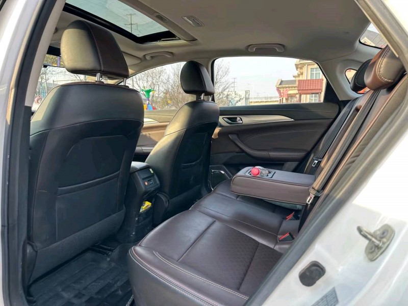 青岛18年长安汽车逸动8