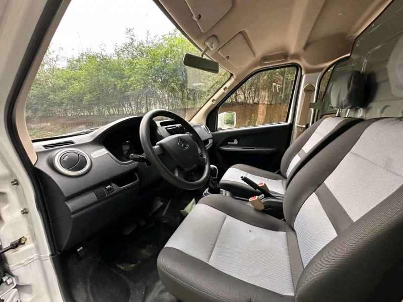 青岛23年长安汽车睿行8