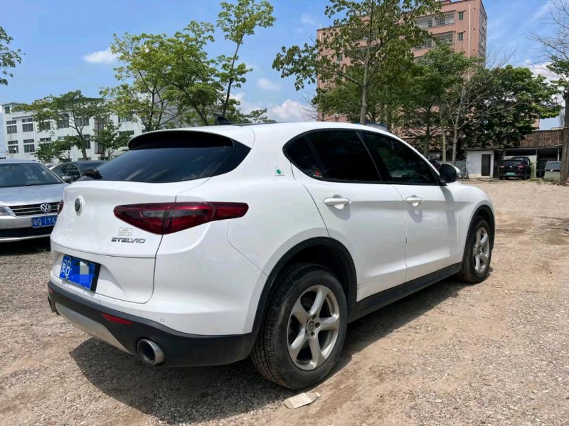 广州19年阿尔法·罗密欧Stelvio7