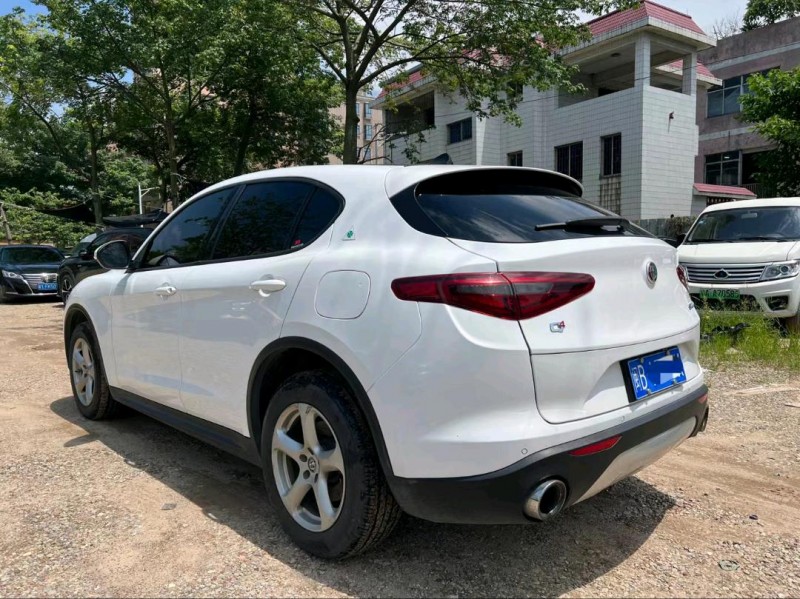 广州19年阿尔法·罗密欧Stelvio8