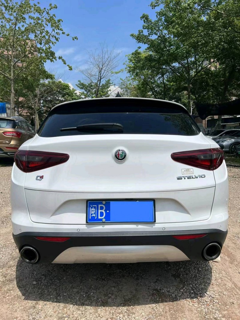 广州19年阿尔法·罗密欧Stelvio9