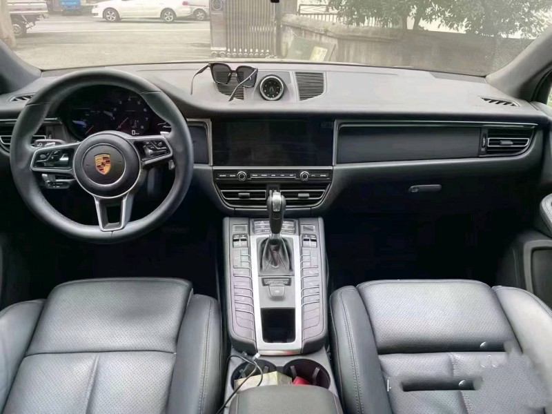 珠海20年保时捷Macan4