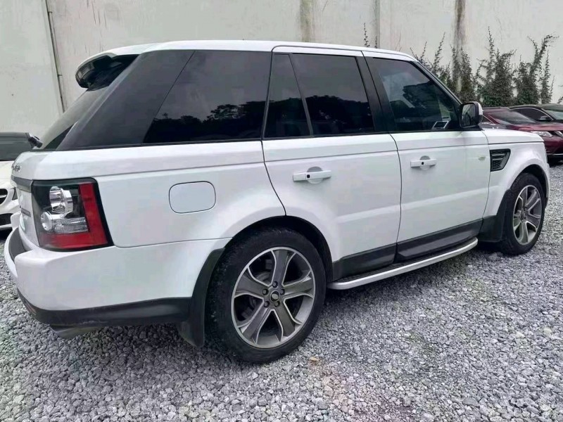 重庆12年路虎揽胜运动9