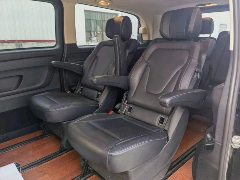 徐州17年奔驰威霆4