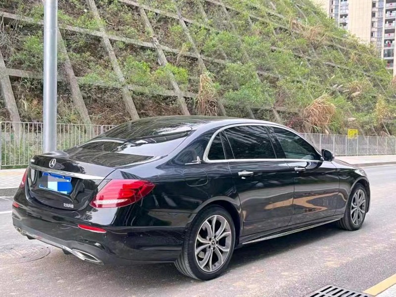 深圳20年奔驰E8