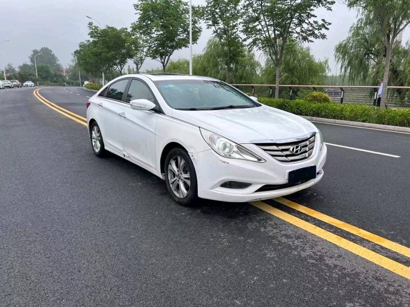 淮南12年现代索纳塔八2