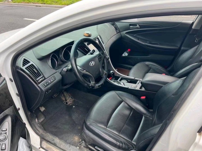 淮南12年现代索纳塔八6