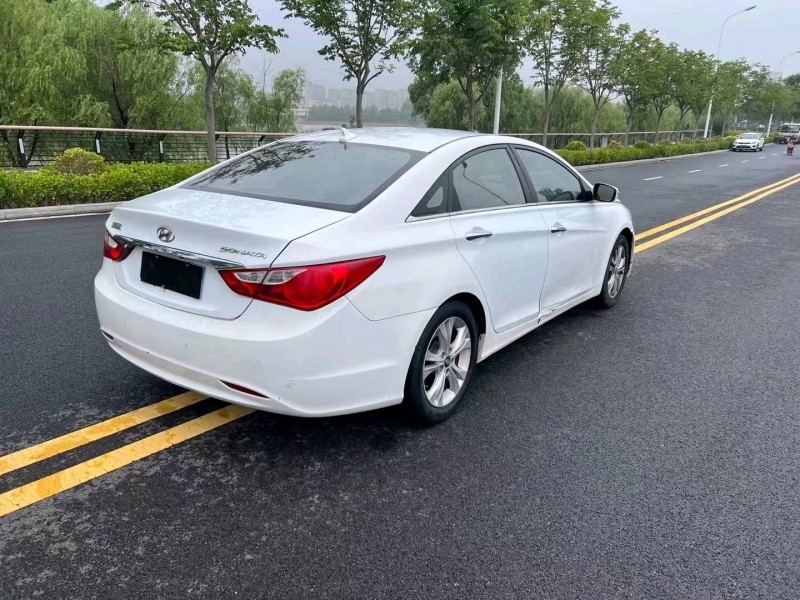 淮南12年现代索纳塔八9