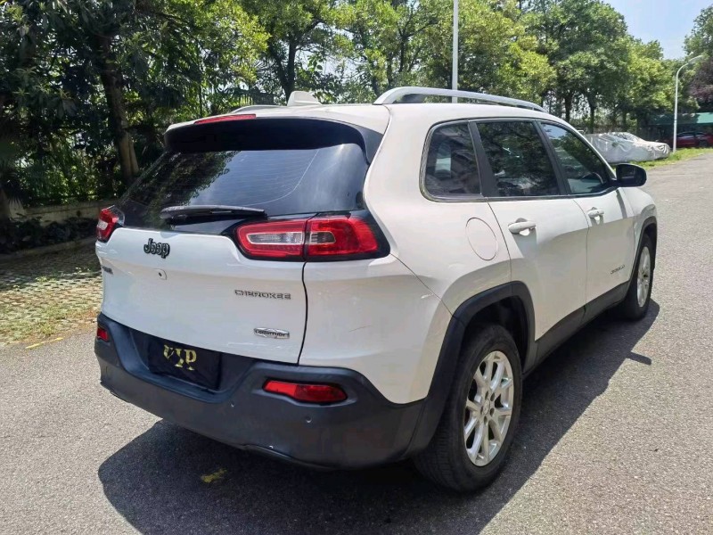 宜昌16年Jeep自由光5