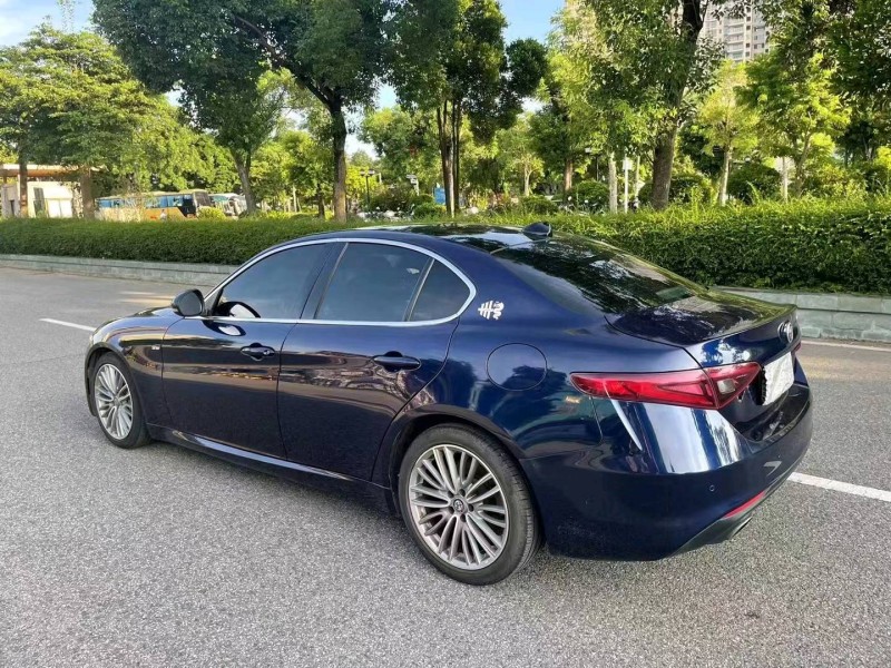 衡阳19年阿尔法·罗密欧Giulia7