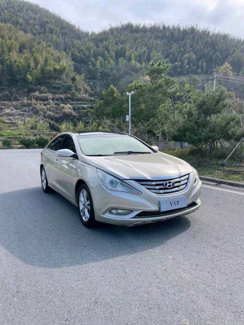 萍乡13年现代索纳塔八2