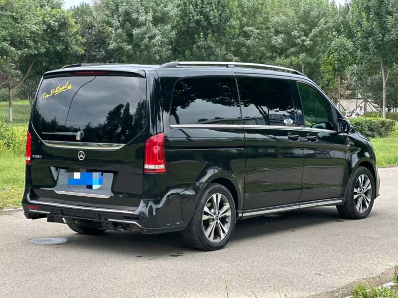 东营18年奔驰V3