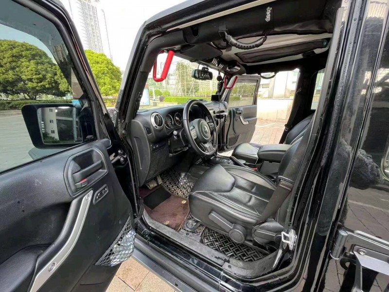 嘉兴19年Jeep牧马人7