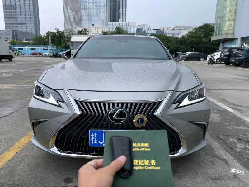广州19年雷克萨斯ES1