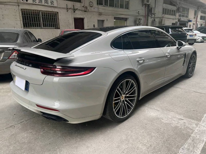 广州20年保时捷帕拉梅拉8