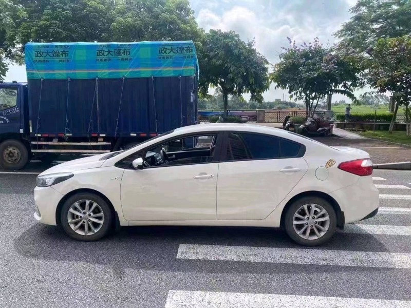 珠海19年起亚K33