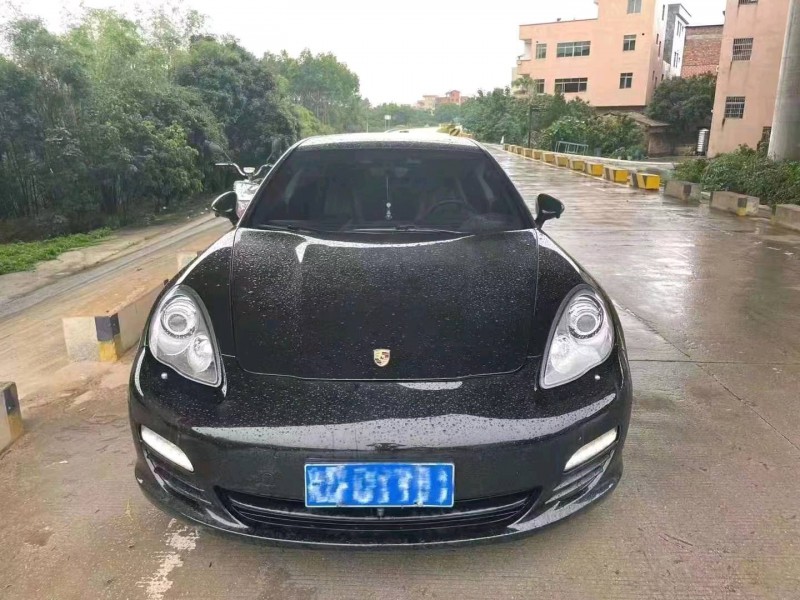 珠海11年保时捷帕拉梅拉1