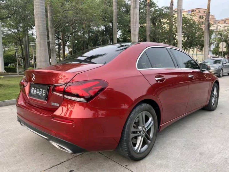 广州19年奔驰A4