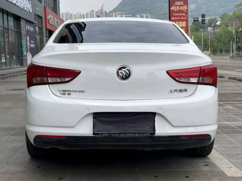 重庆18年别克威朗5